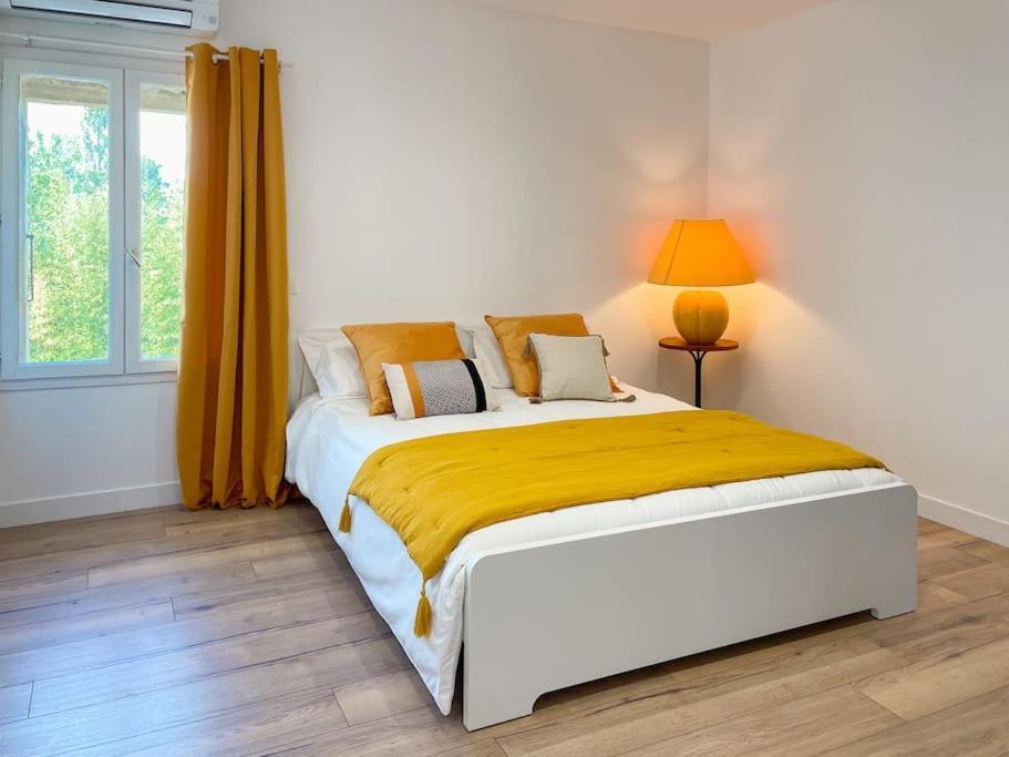 Appartement Dans Un Mas Provencal Allan Exterior foto